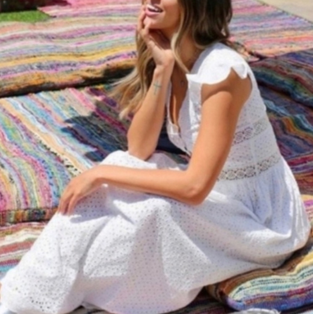 NEW! RAGA Aviana Revolve Cotton Eyelet Midi Dress Medium.